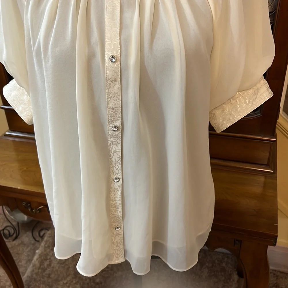 Anthropologie silhouette closure